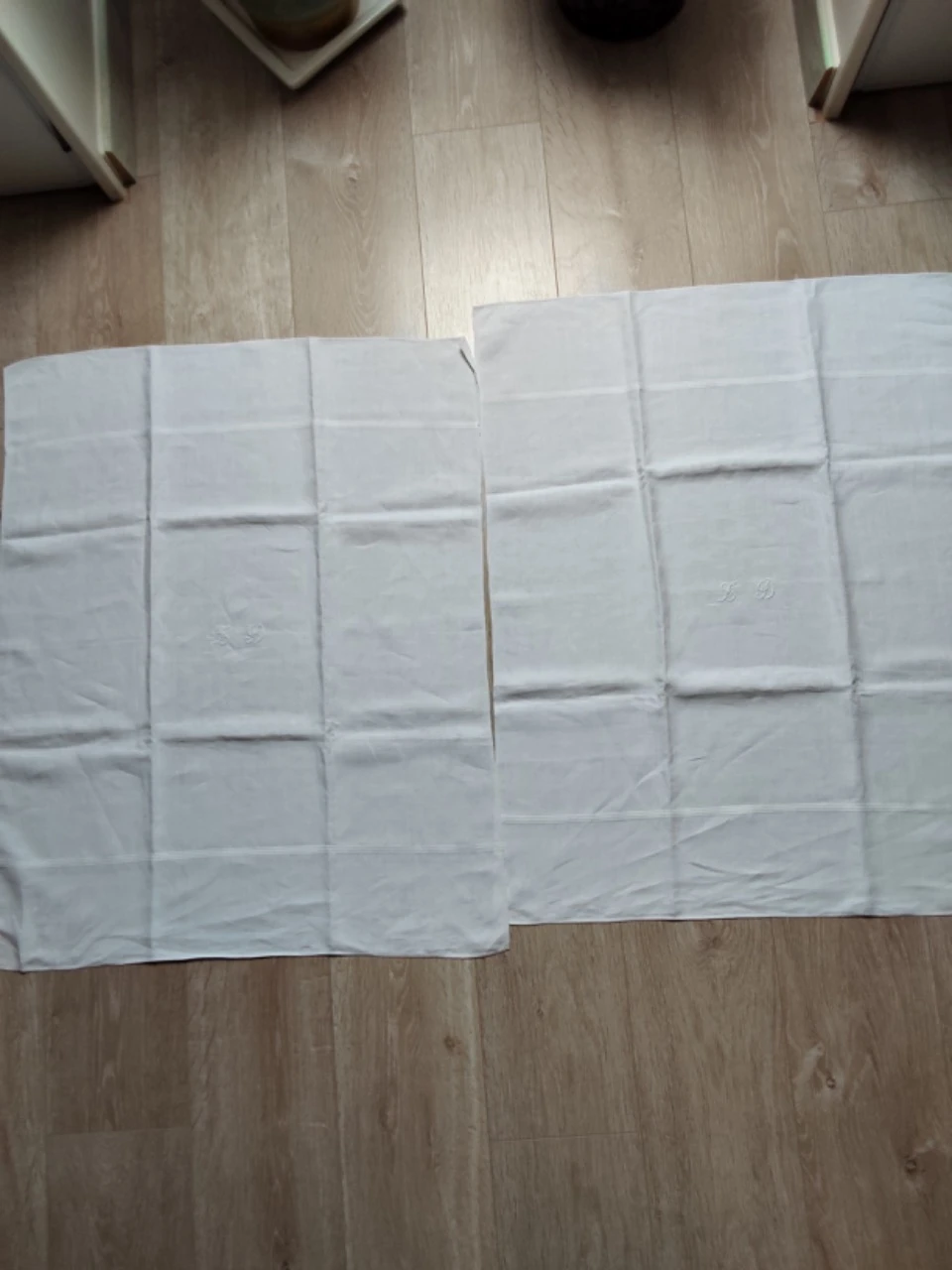 Lote de roupas antigas com desgaste e defeitos – photo 4